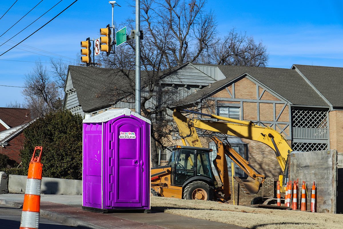 5 Reasons a Porta Potty Rental Is Good For Your Worksite Trash Gurl